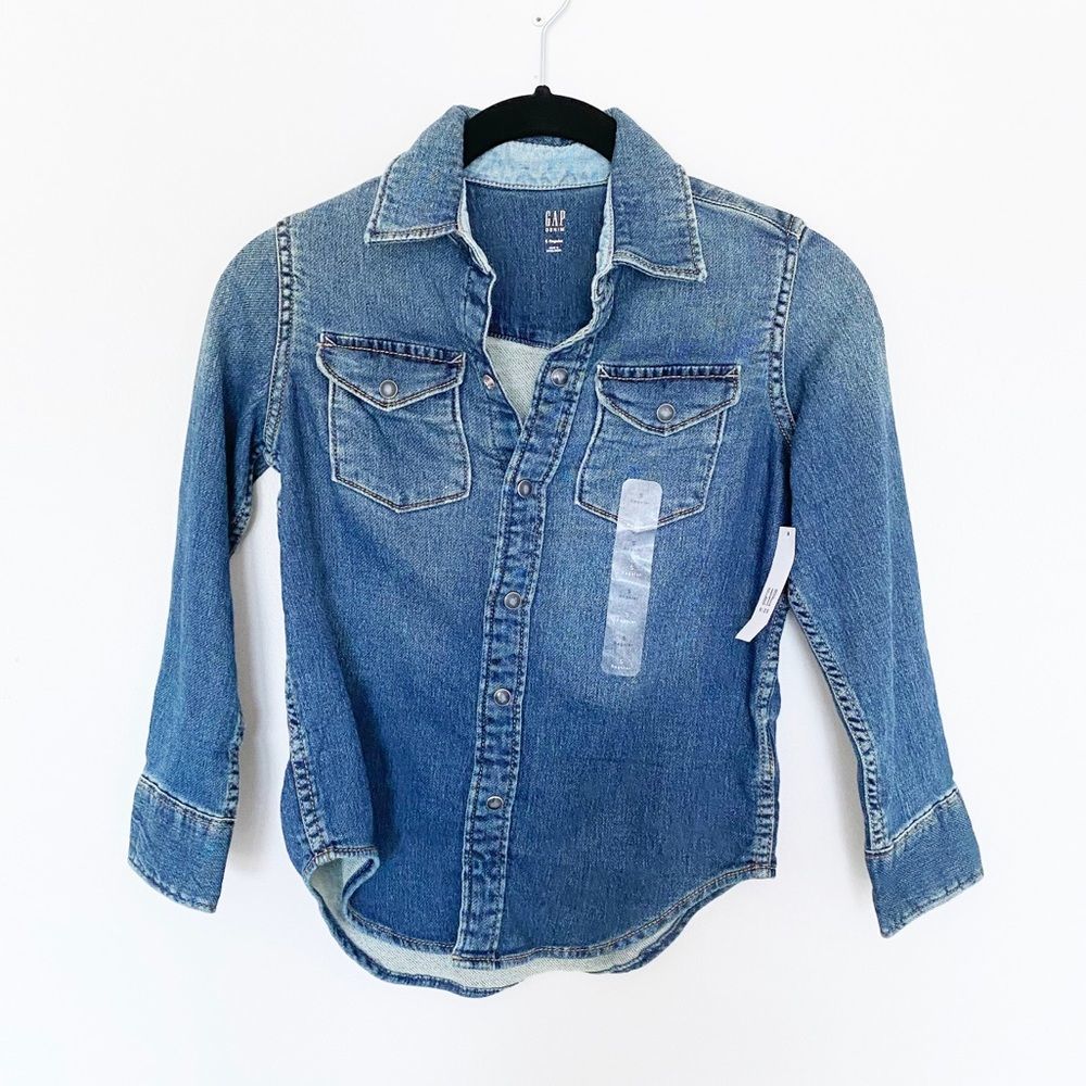 3 for $25 / NWT GAP DENIM BUTTON DOWN SHIRT
